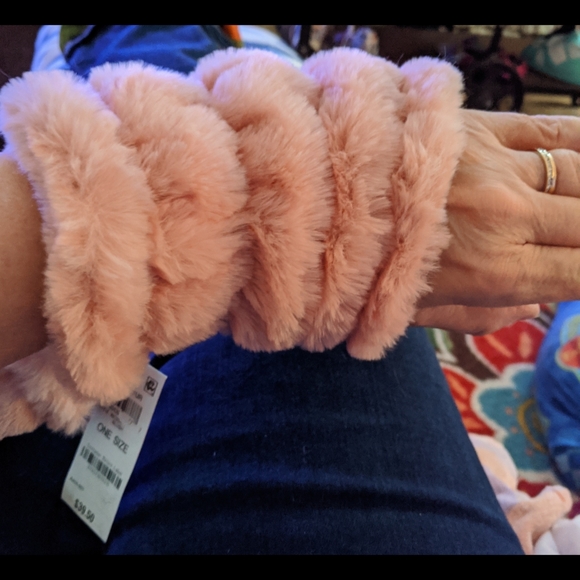 NWT I.N.C. Faux-Fur Fingerless Gloves - Picture 4 of 7